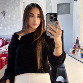 Mira, Babysitter in Lommel