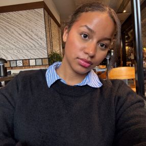 Britany, Babysitter à Jemeppe-sur-Sambre