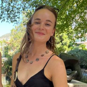 Romane, Babysitter in Leuven