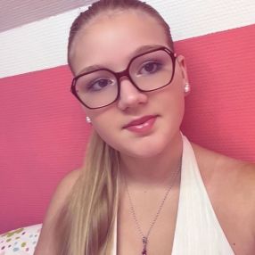 Sophie, Babysitter à Quévy