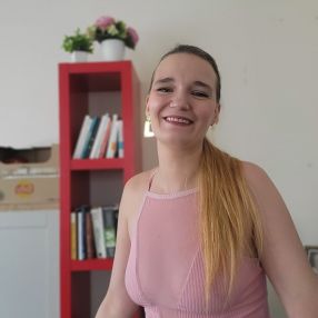 Sarah, Babysit in Eigenbrakel