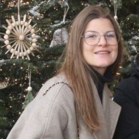 Louise, Babysit in Wortegem-Petegem
