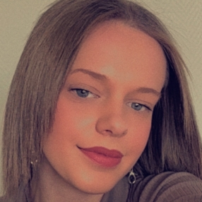 Lara, Babysitter in Bredene