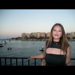 Rina, Babysitter à Wervik