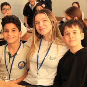 Ecem, Babysit in Elsene
