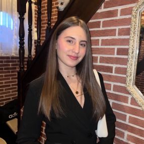 Alexandra, Babysit in Huldenberg