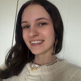 Emilie, Babysitter à Leuze-en-Hainaut