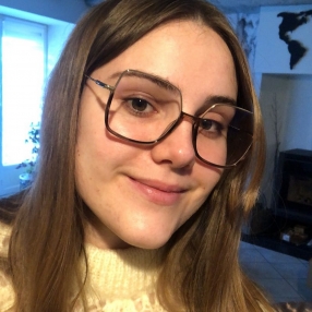 Aurore, Babysitter à Etterbeek