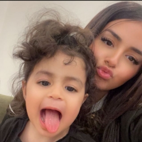 Esmaa, Babysit in Antwerpen