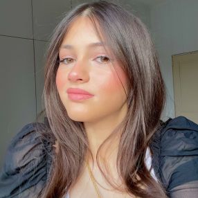 Anahita, Babysitter in Aalst