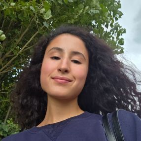 Salma, Babysit in Brussel