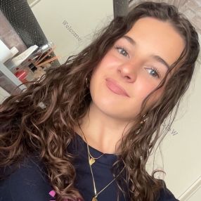 Elina, Babysitter in Bilzen