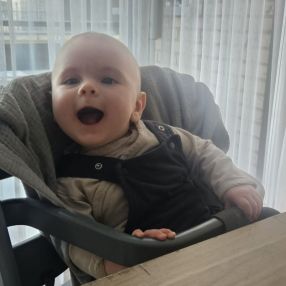 Anouschka, Gezin in Antwerpen