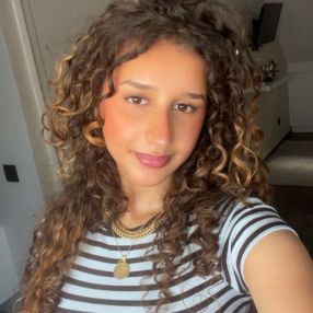 Mariem, Babysitter à Niel