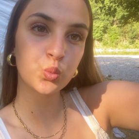 Amira, Babysitter à Nazareth-De Pinte