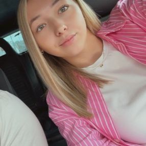 Clemence, Babysitter à Jemeppe-sur-Sambre