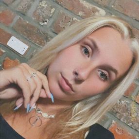 Yram_, Babysitter à Dour