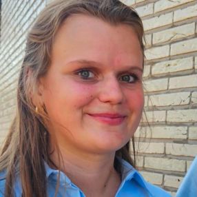 Emilie, Babysit in Wellen