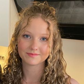Gitte, Babysitter in Tongeren
