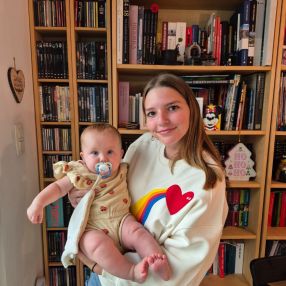Julie, Babysit in Pittem