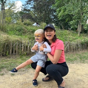 Sirinapa, Babysit in Elsene