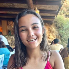 Chloe, Babysit in Fleurus