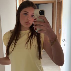 Manon, Babysitter à Torhout