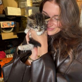 Fleur, Babysitter à Dessel