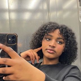 Mikal, Babysit in Ronse