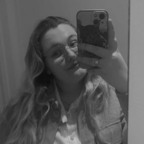Demi, Babysitter in Maaseik