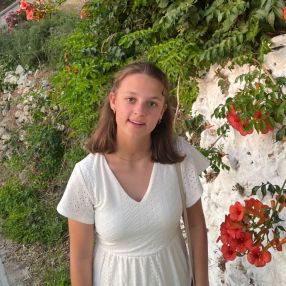 Emma, Babysit in Pajottegem