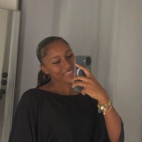 Lya, Babysitter à Villers-la-Ville
