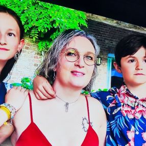 Claire, Famille à Celles