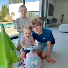 Mélanie, Famille à Mettet