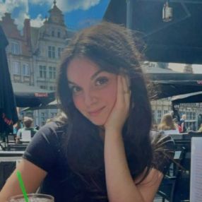 Emeline, Babysitter à Beloeil