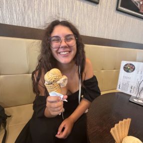 Soraia, Babysitter à Aubange