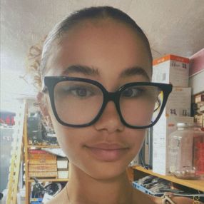 Anna, Babysitter à Olne