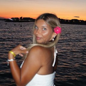 Maeva, Babysitter à Braives