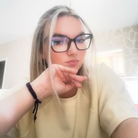 Megane, Babysitter à Hannut