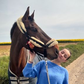 Louise, Babysitter à Lasne