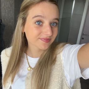 Julia, Babysit in Marche-en-Famenne