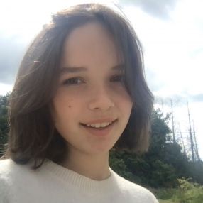 Nelle, Babysitter à Ranst