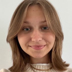 Louise, Babysit in Ranst