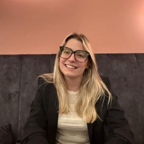 Silke, Babysitter à Mol