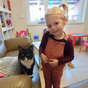 Shana, Gezin in Halen