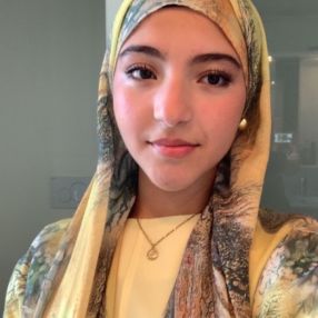 Zaynab, Babysit in Ronse
