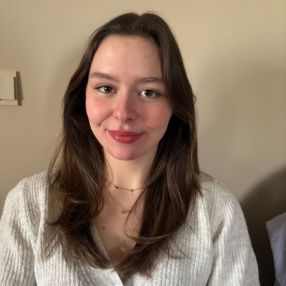 Sana, Babysitter à Oosterzele