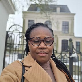 Dina, Babysit in Sint-Lievens-Houtem