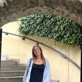 Yamina, Babysitter à Lokeren