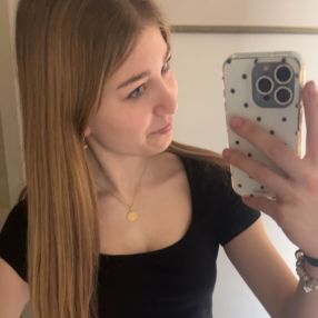 Yinthe, Babysit in Brasschaat